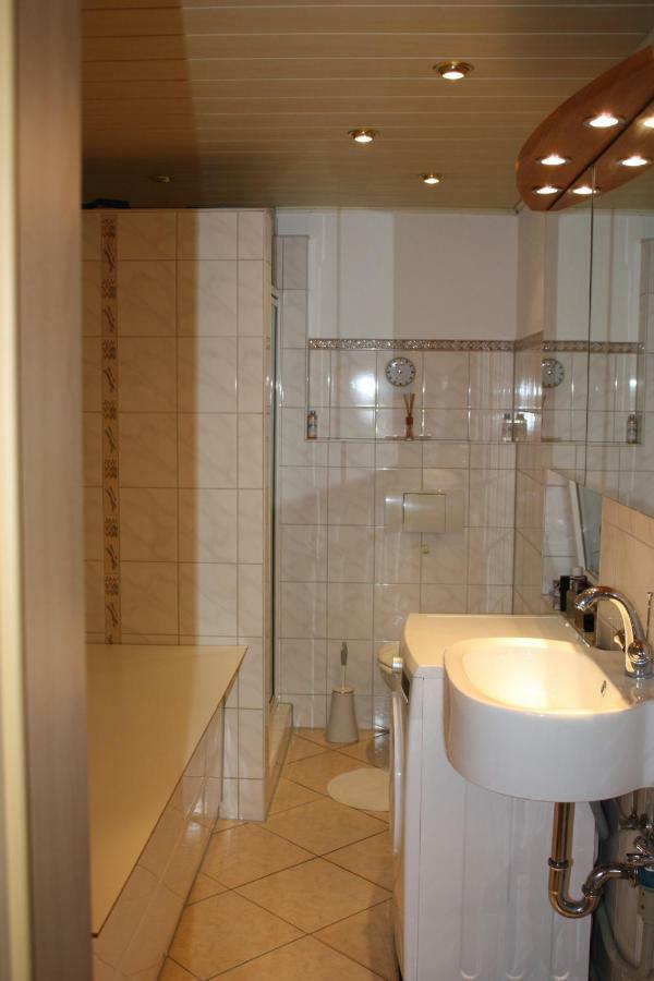 Privatzimmer San Ringsheim Eksteriør billede